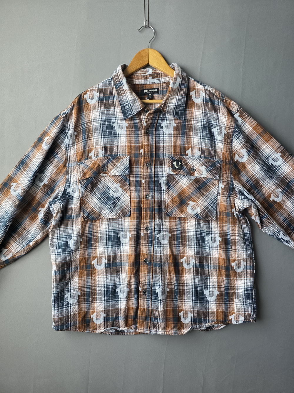 True Religion Men’s 2XL Plaid Horseshoe Flannel Shirt Brown Gray All Over Logo